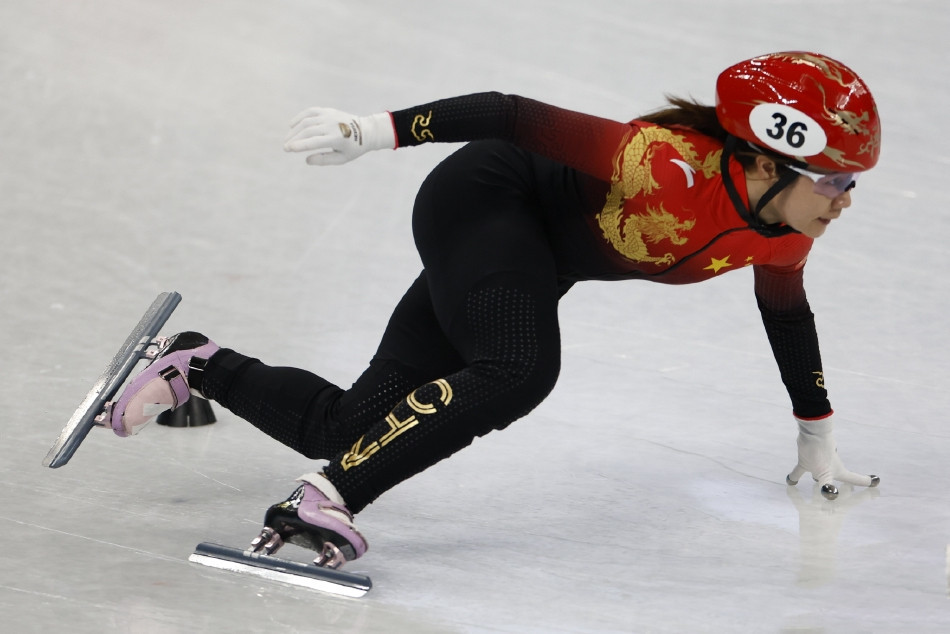 爱游戏体育官方网站-阿斯顿维拉发布备战花絮，冲刺阶段遗憾出局，荷甲任务艰巨，高层口径保持一致的简单介绍