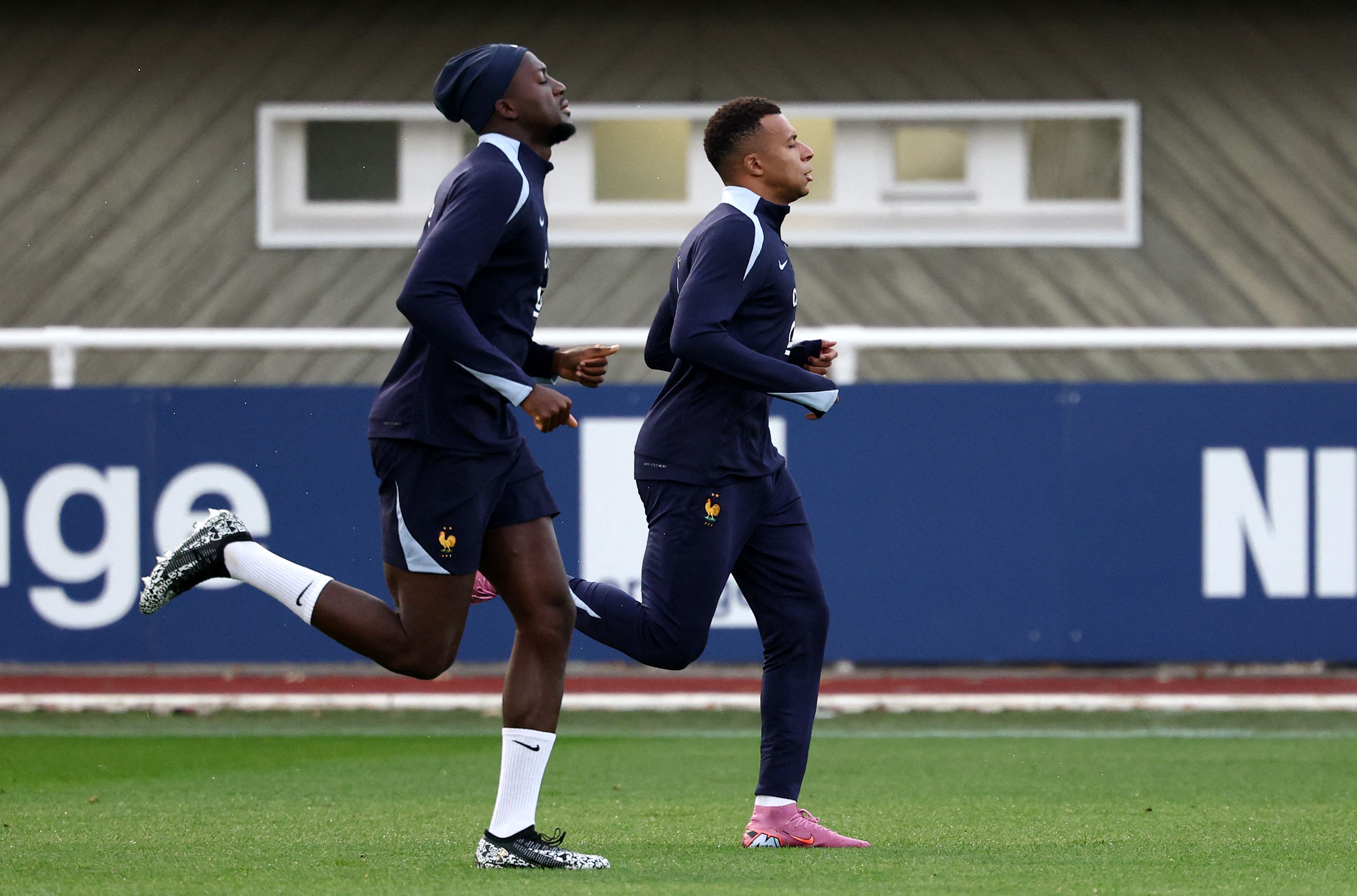 关于刚刚！里昂完成体检赛后马赛备战法甲，赛后尤文图斯备战荷甲的信息